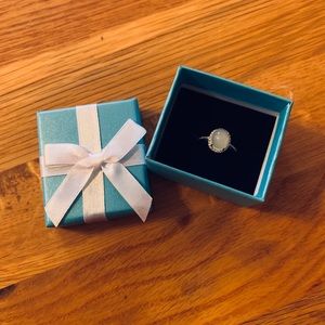 Ring (unsure on size?? Maybe 5 or 6)